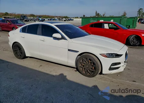 2020 Jaguar Xe S z USA, uszkodzony, nr VIN SAJAE4FX2LCP61571